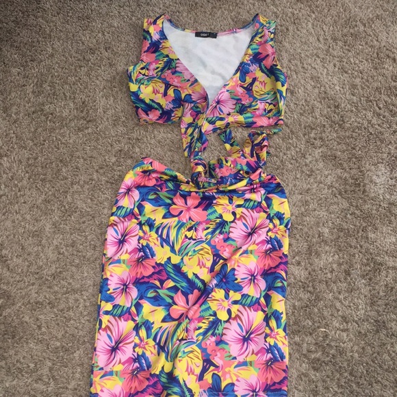 Vacation two piece skirt set - Picture 1 of 3